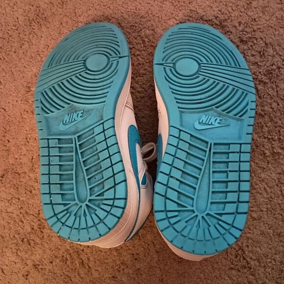 Air Jordan 1 Mid UNC BQ6472-114 White & Blue Sneakers Women’s Sz 5.5 PRE-OWNED - Picture 6 of 6